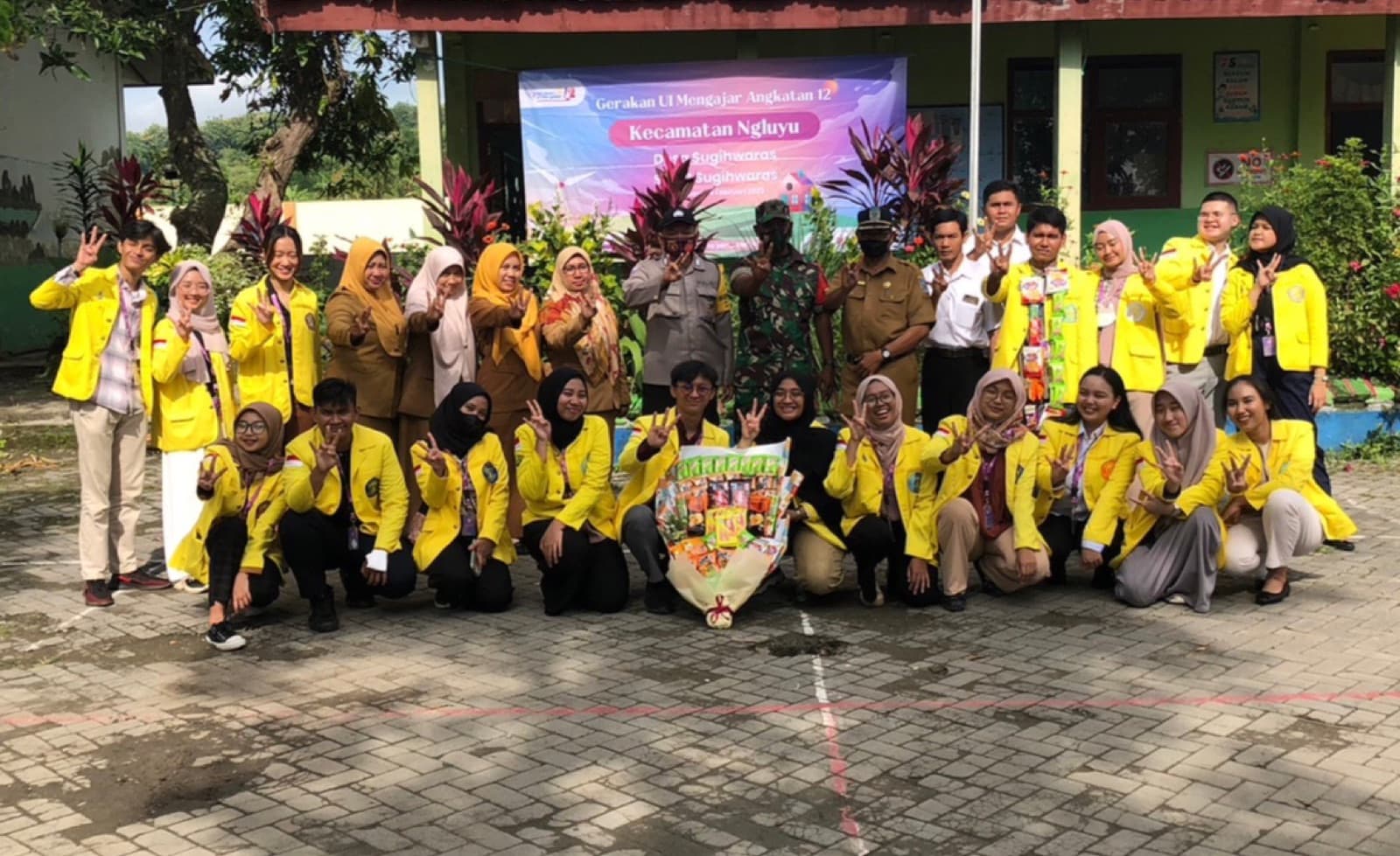 Serah terima Gerakan UI Mengajar angkatan 12 di Kecamatan Ngluyu